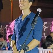 La voce è un’anima che vibra: dal pop al gospel, ti guiderò a scoprire la tua identità vocale e a trasformarla in emozione viva